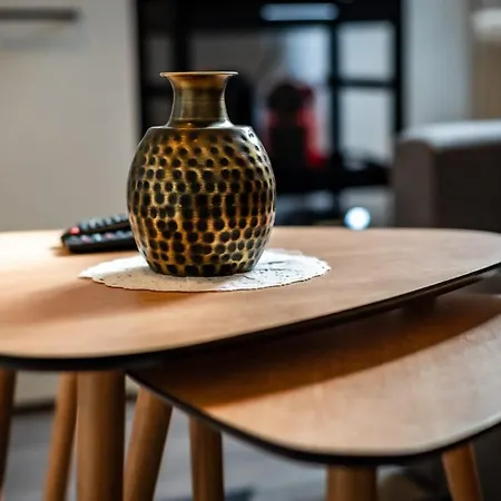 Gary Joli F2 Au Pied De La Gare De *