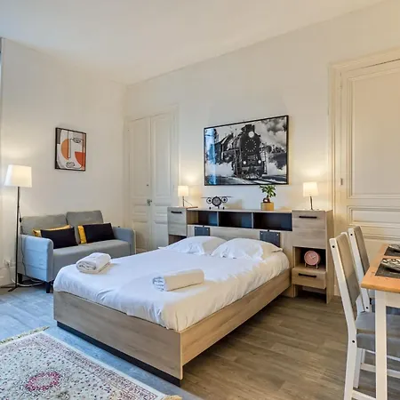 Gary Joli F2 Au Pied De La Gare De Apartament Rouen