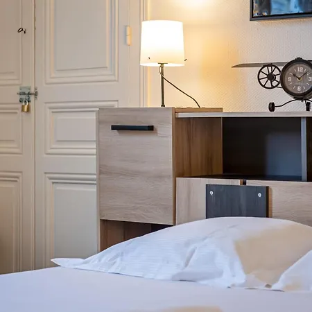 Gary Joli F2 Au Pied De La Gare De Ρουέν