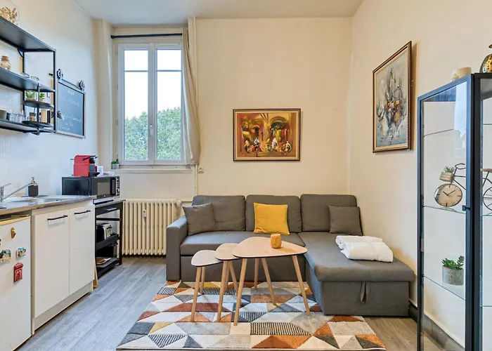 Gary Joli F2 Au Pied De La Gare De * Rouen